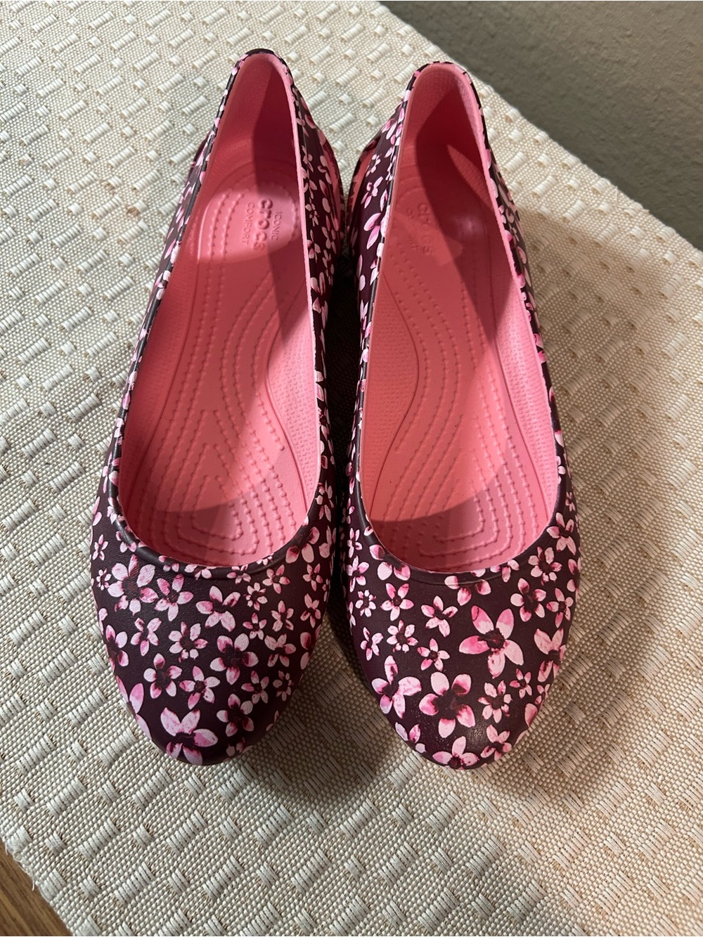Crocs Kadee Floral Ballet Flats Two Pairs Size 7 - Picture 8 of 13